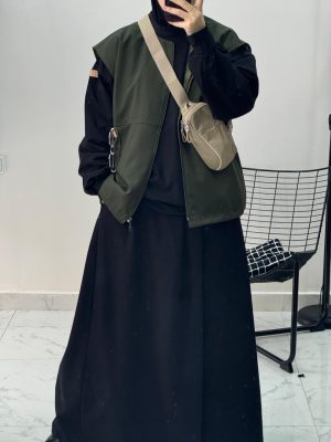 Gilet modeste femme porté avec ensemble 2 pièces hijab