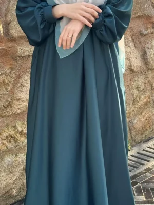 Robe longue femme hijabi bleu pétrole avec manches bouffantes et coupe ample