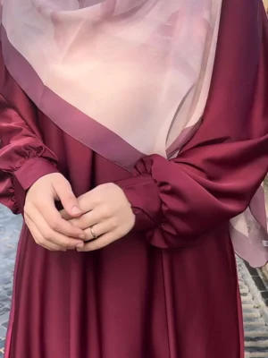 Robe longue femme hijabi couleur grona avec coupe ample et style élégant
